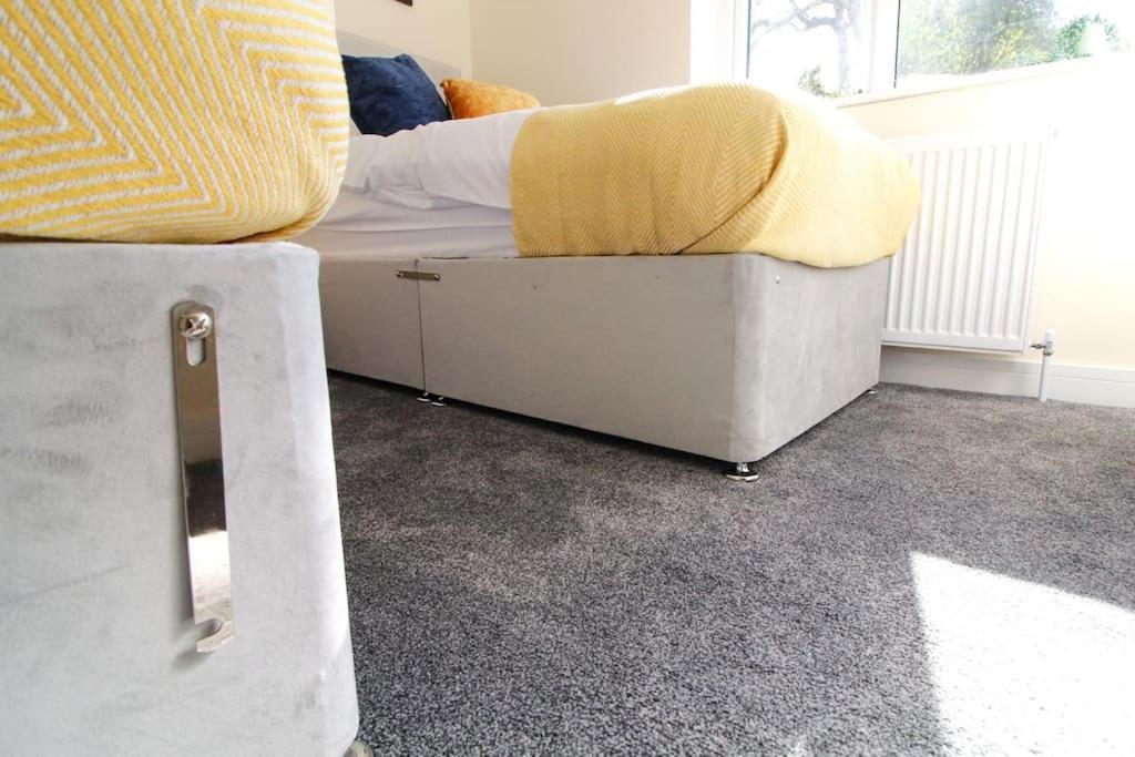 Modern 3 Bed, Contractors Welcome, Bradford Bradford  Exterior foto