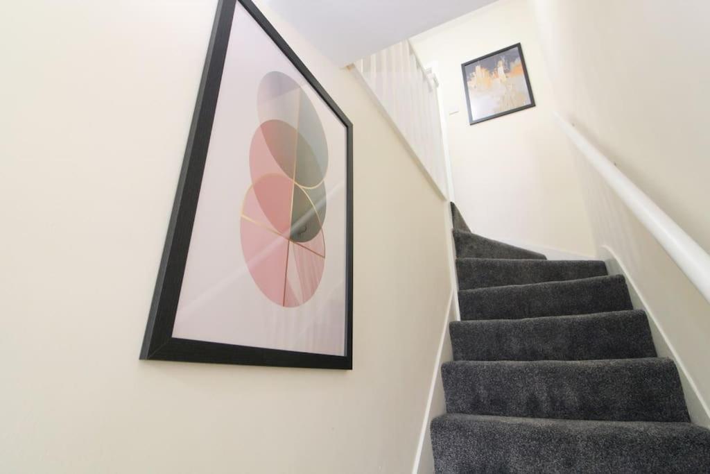 Modern 3 Bed, Contractors Welcome, Bradford Bradford  Exterior foto