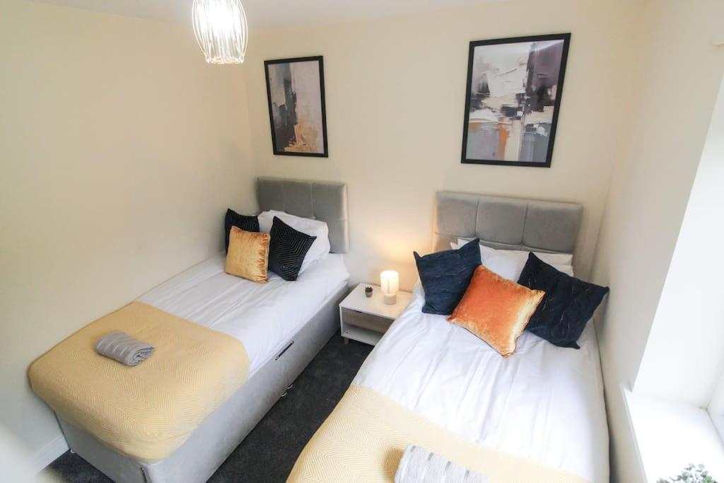 Modern 3 Bed, Contractors Welcome, Bradford Bradford  Exterior foto