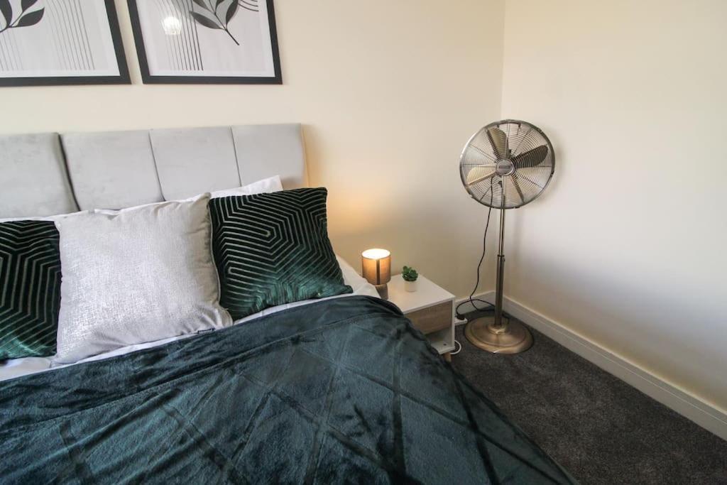 Modern 3 Bed, Contractors Welcome, Bradford Bradford  Exterior foto