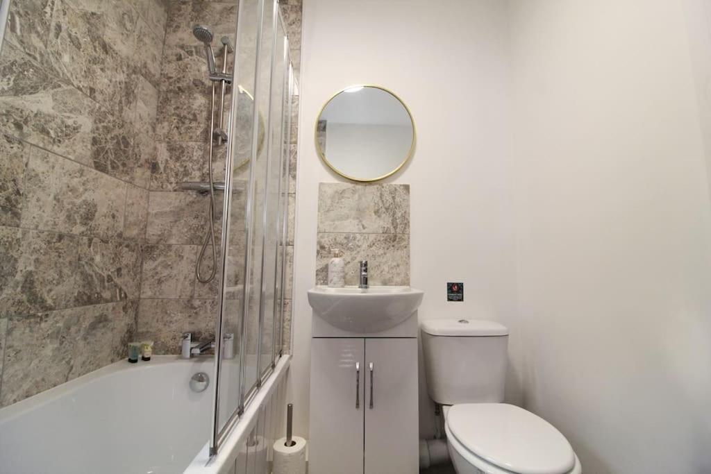 Modern 3 Bed, Contractors Welcome, Bradford Bradford  Exterior foto