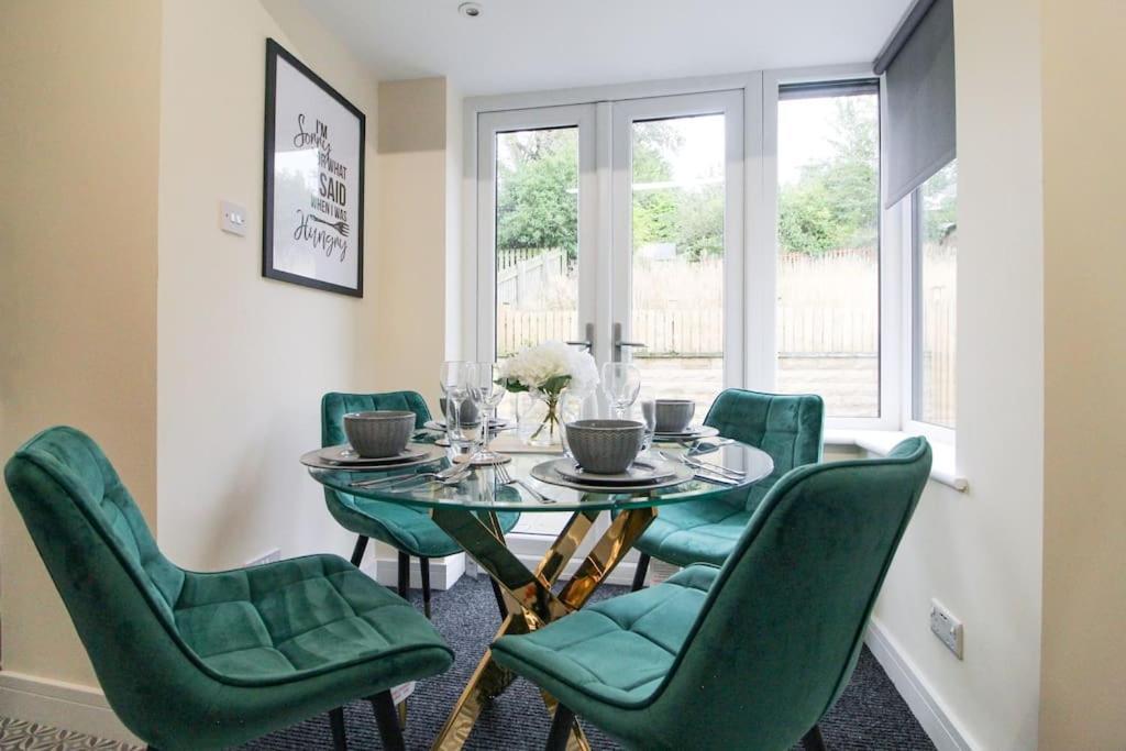 Modern 3 Bed, Contractors Welcome, Bradford Bradford  Exterior foto